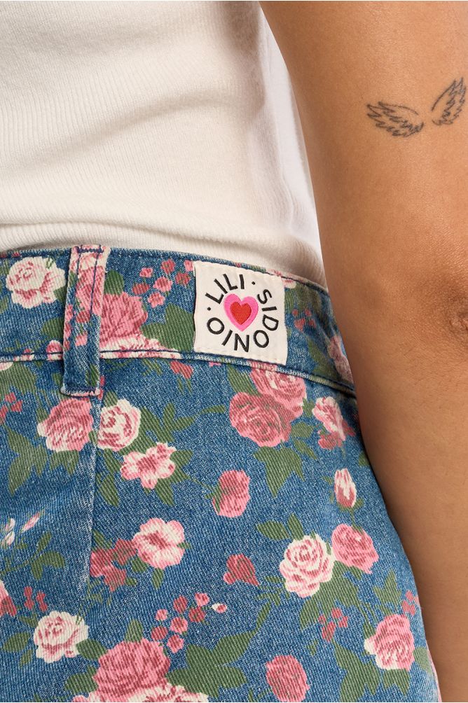 Jupe mini denim à fleurs
