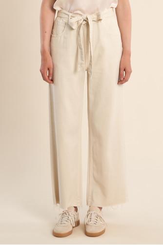 Pantalón de mujer vaquero, con lazada.