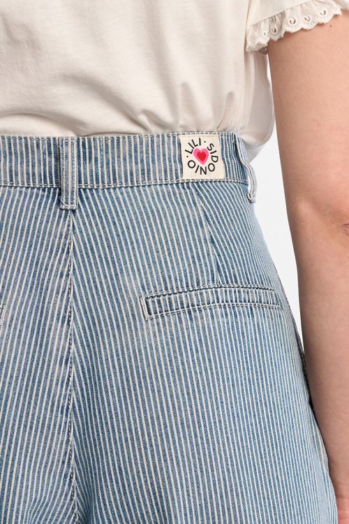 Pantalón de mujer largo, con estampado.