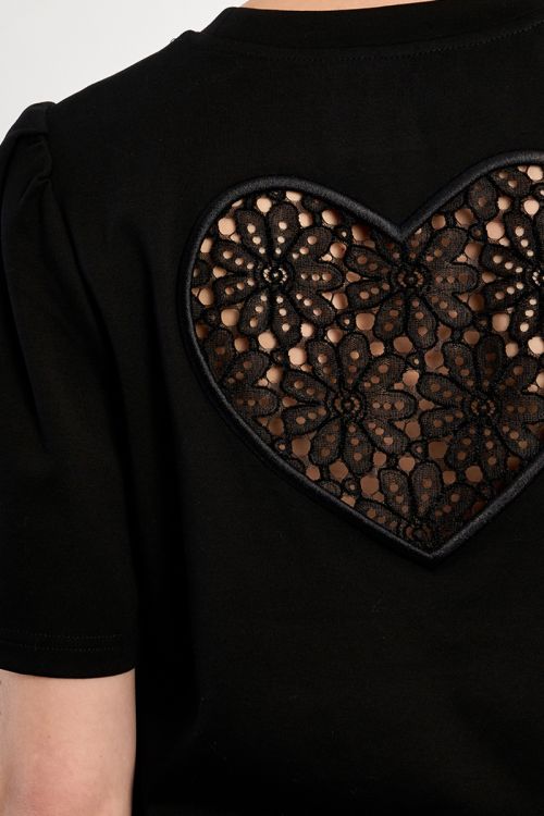 Camiseta de mujer de manga corta, abertura corazon.