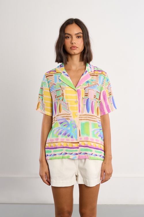 Short-sleeved shirt with surf print