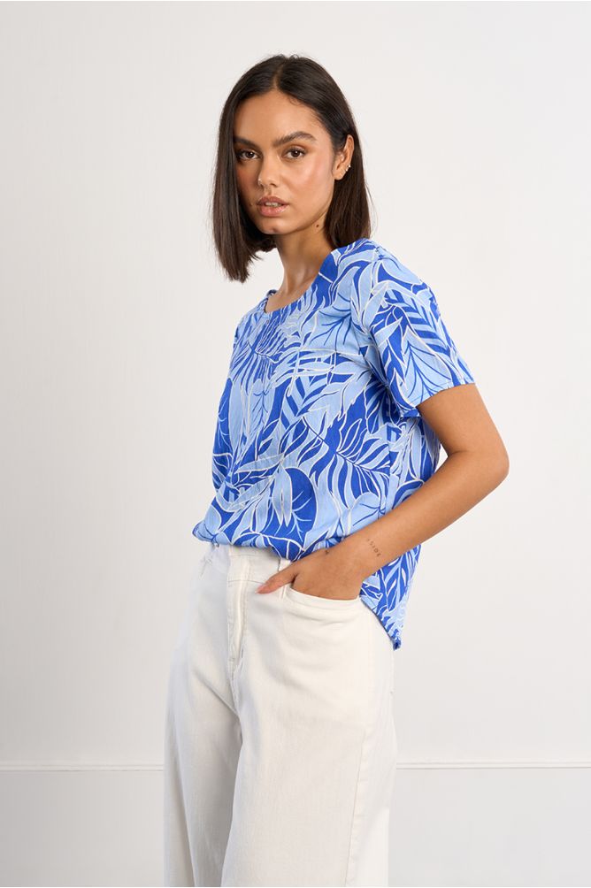 Top de mujer de manga corta, estampado tropical.