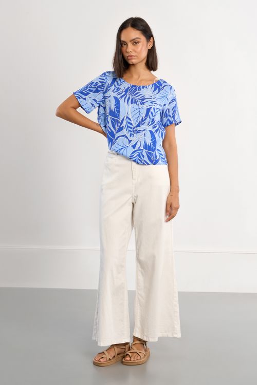 Top de mujer de manga corta, estampado tropical.