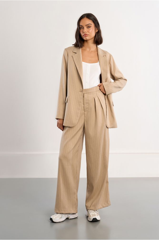 Blazer de mujer de manga larga, con cuello, solapa y estampado.