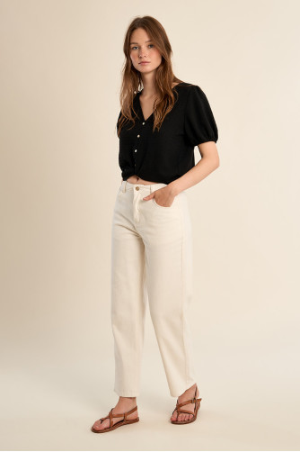 Pantalón de mujer tobillero, cinco bolsillos.