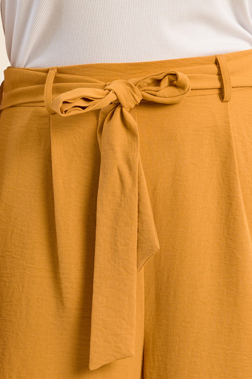 Flowing trousers