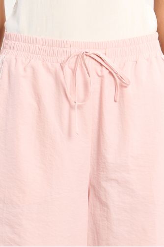 Pantalón de mujer largo, de chandal.