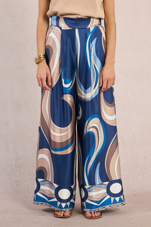 Pantalón de mujer largo, ancho, con estampado.