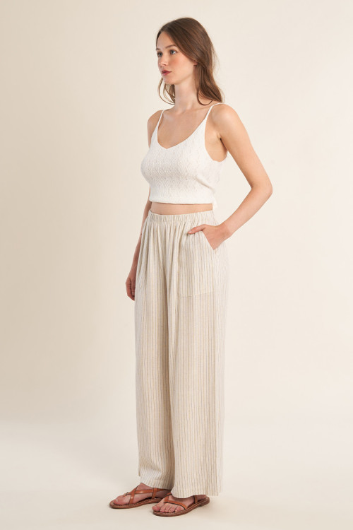 Pantalón de mujer largo, vaporoso, motivo rayas.