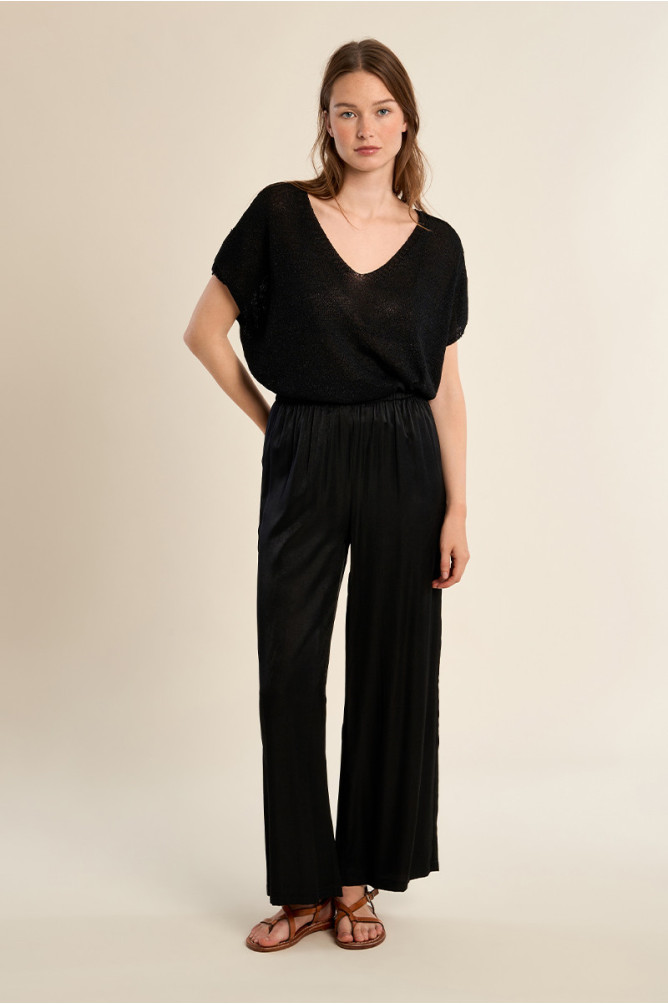 Pantalón de mujer largo, detalle pliegues.