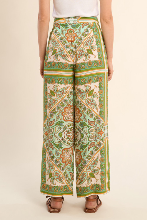 Flowing trousers, scarf print