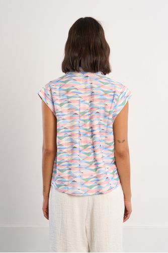 Sleeveless blouse with geometric print
