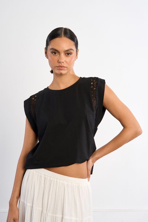 T-shirt aux manches ajourées