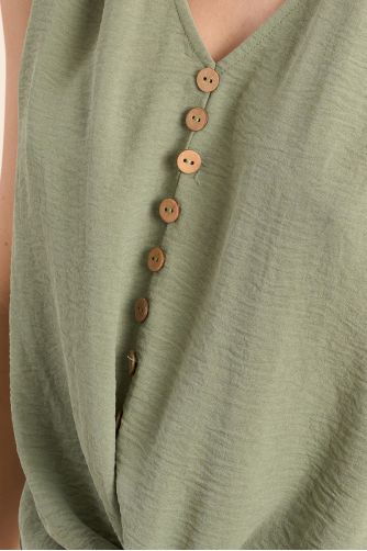 Fluid, knotted tank top