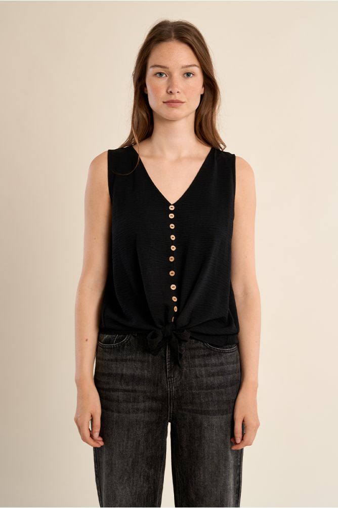 Fluid, knotted tank top