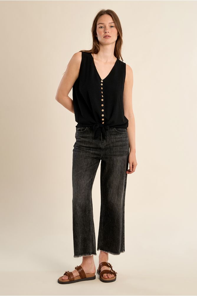 Fluid, knotted tank top