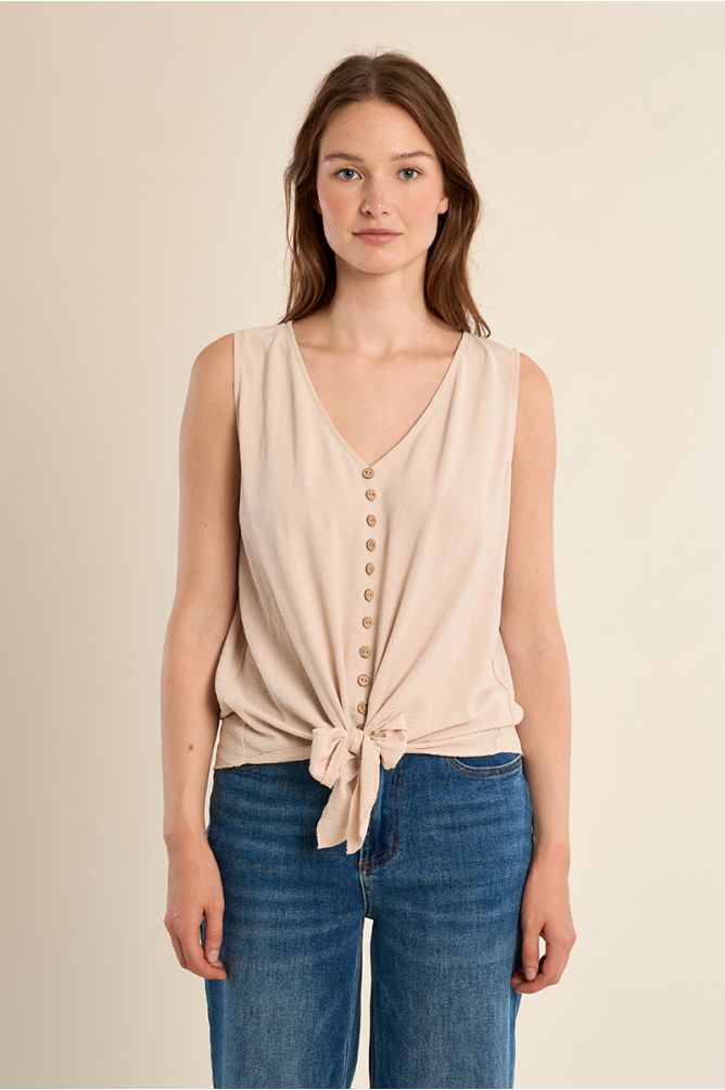Fluid, knotted tank top
