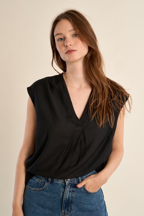 Sleeveless top