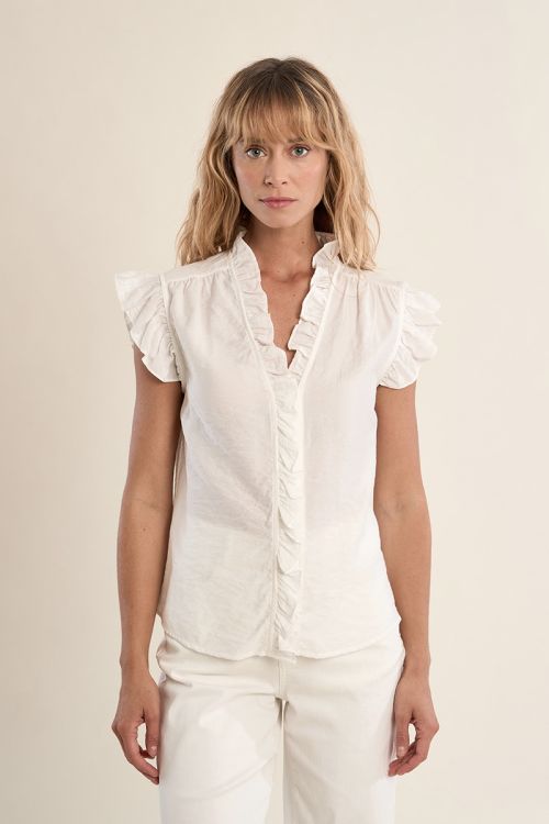 Camisa de mujer de manga corta, detalle volantes.