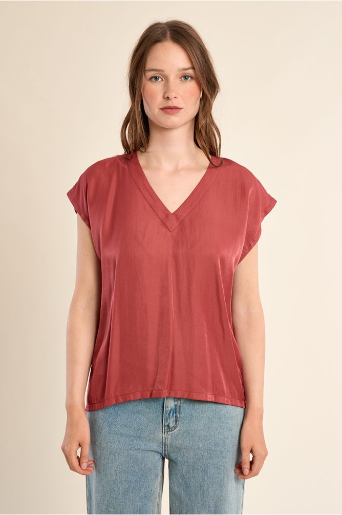 Top de mujer de manga corta, cuello en V.