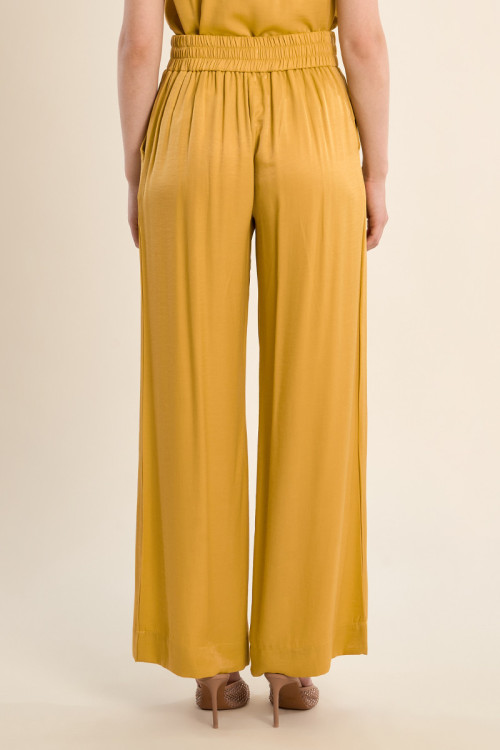 Flowing straight trousers