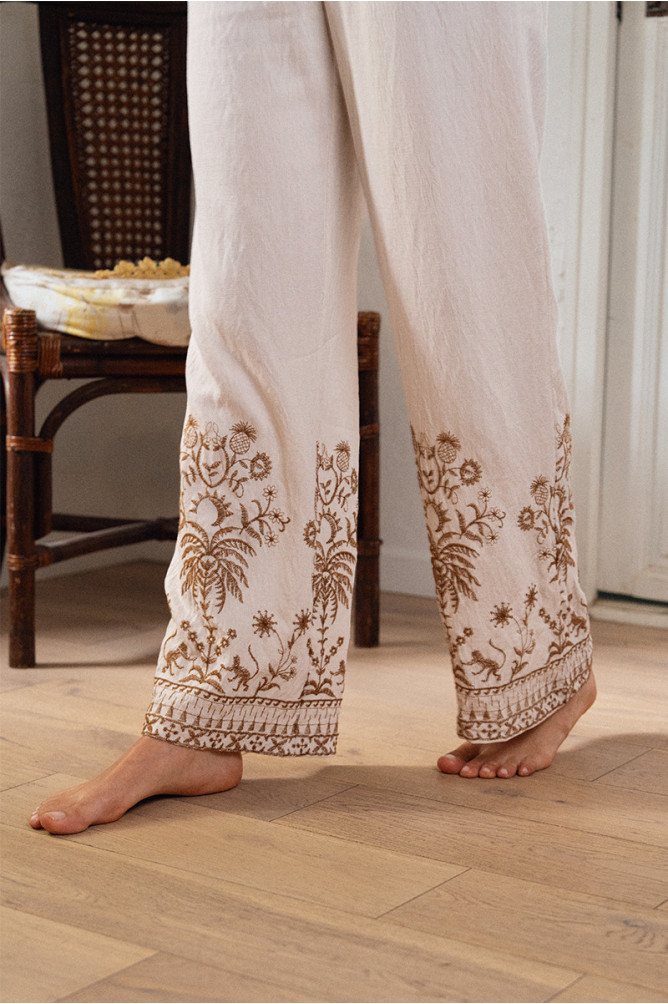 Wide trousers, with embroidery
