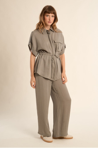 High-waisted, flared trousers