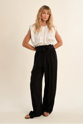 Wide-leg pants, high waist