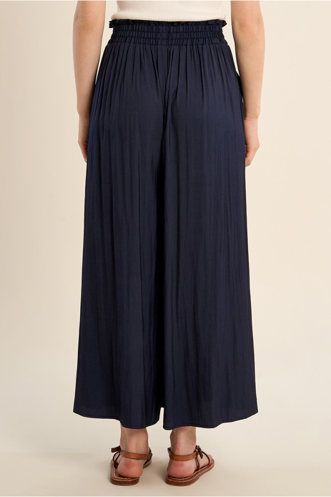 Wide, flowing trousers