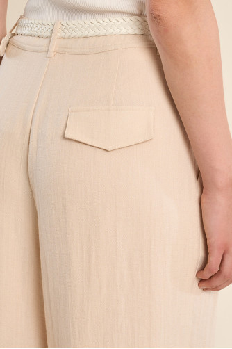 Pantalón de mujer largo, vaporoso, detalle encaje.