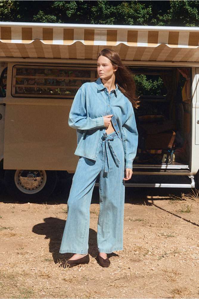 High-waisted cotton trousers