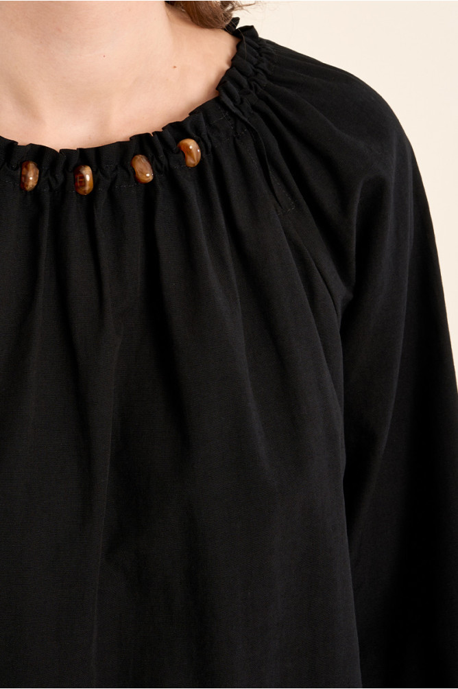 Blouse col rond perlé