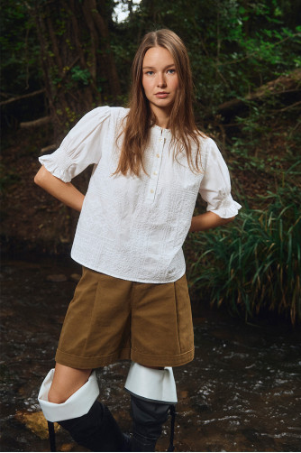 Blouse en coton, détails brodés