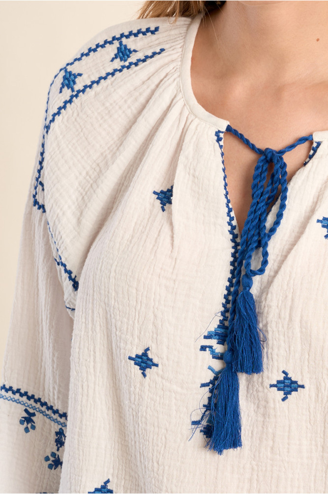 Embroidered blouse, in cotton gauze