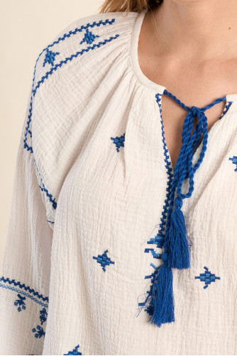 Embroidered blouse, in cotton gauze