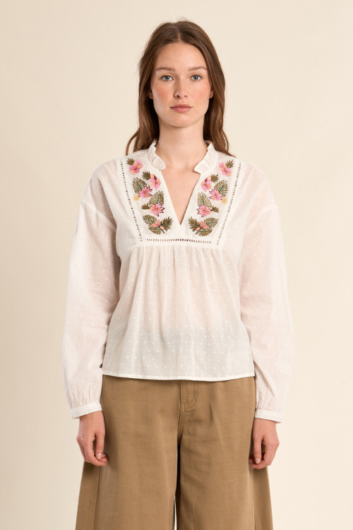 Floral embroidery blouse