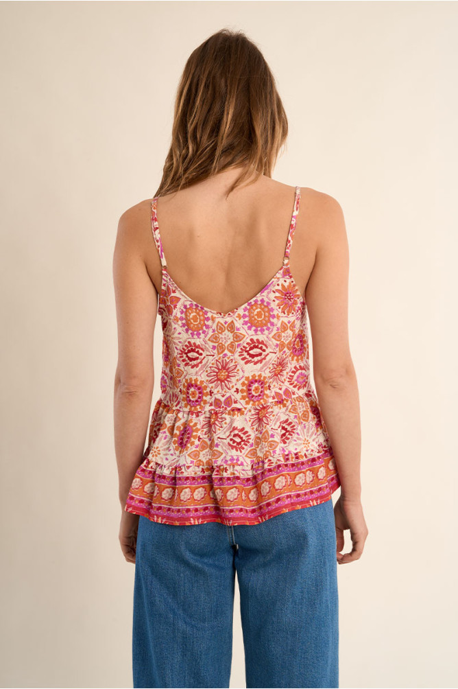 Top de mujer lencero, con estampado.