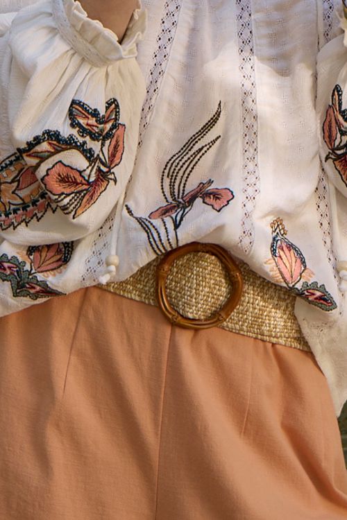 Braided belt with wooden buckle