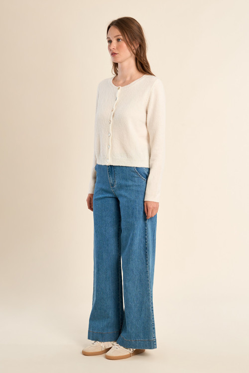 Knitted cardigan, buttoned