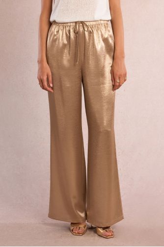 Pantalón de mujer largo, satinado, perneras rectas.