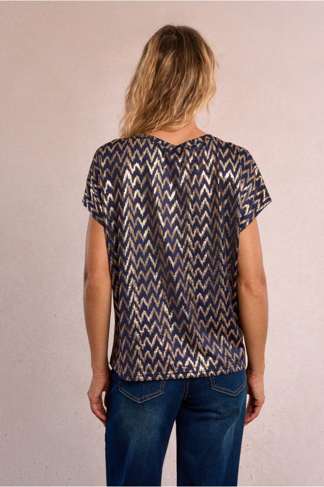 Camiseta de mujer de manga corta, con estampado.