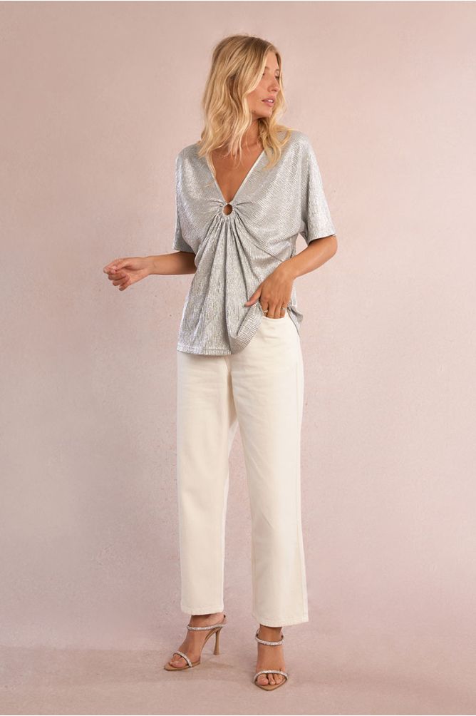 Iridescent top, pleated