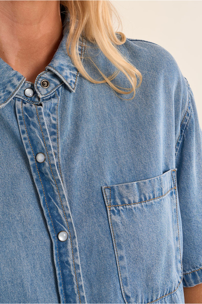 Denim shirt, short sleeves