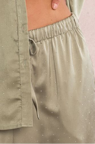 Pantalón de mujer largo, abalorios brillantes.