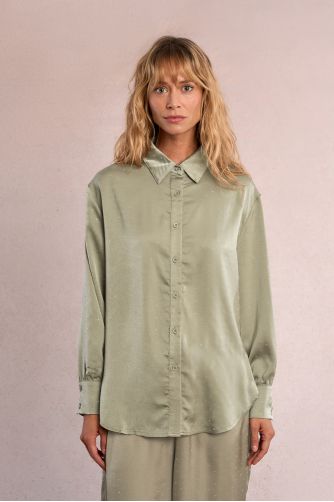 Camisa de mujer de manga larga, abalorios brillantes.