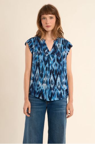 Top de mujer de manga corta y estampado.
