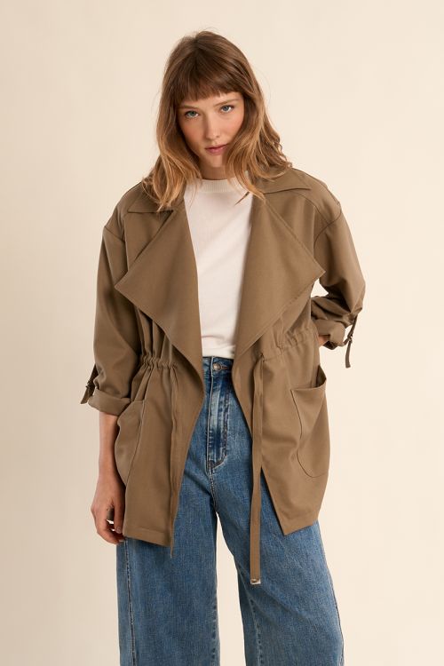 Lightweight belted jacket