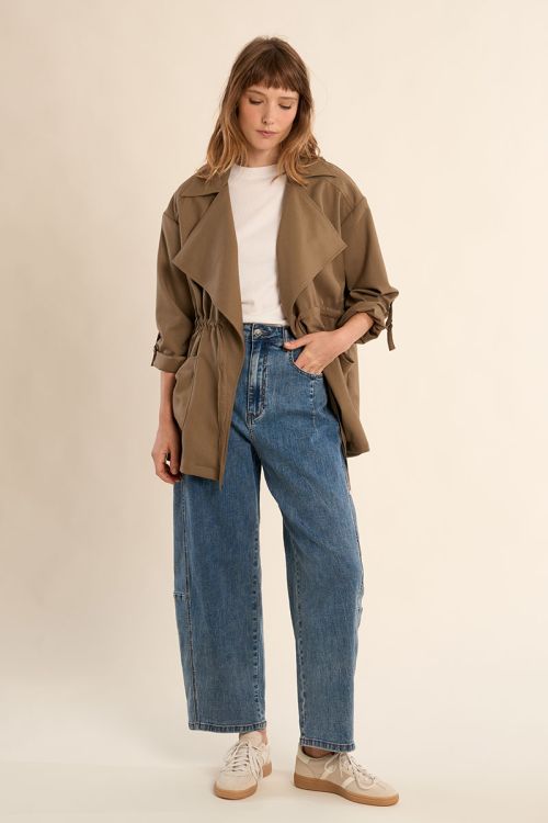 Lightweight belted jacket