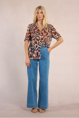 Camisa de mujer de manga corta, estampado animal.