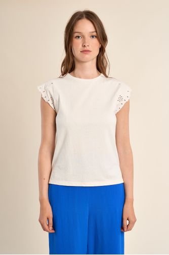 Camiseta de mujer de manga corta, detalles bordados.